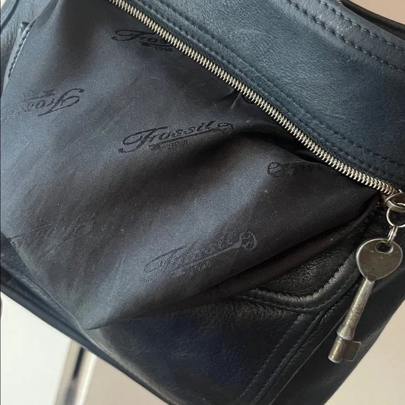 Vintage Fossil 75082 Magnetic Front Flap Pocket Leather Crossbody *broken zipper - Picture 14 of 16